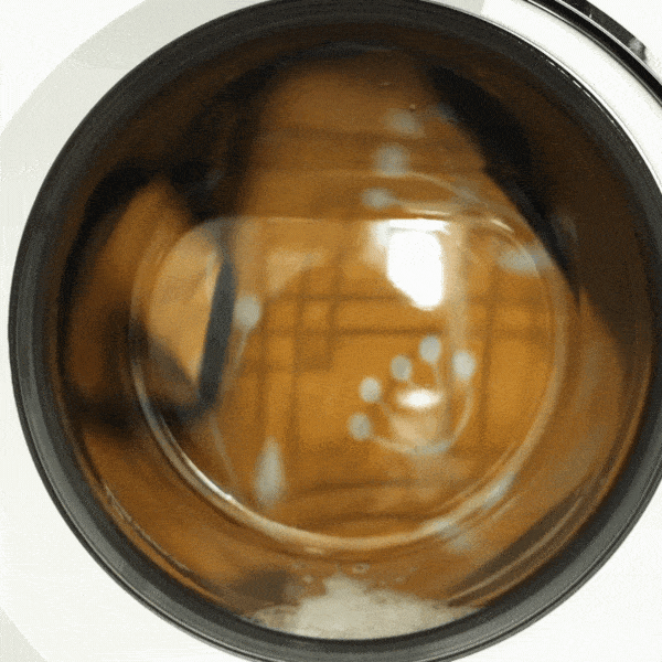 Why Machine Washability & Water Resistance Matter in Outdoor Blankets